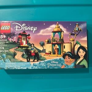 NWT Lego Disney Aladdin’s Jasmine and Mulan Adventure 43208 (Retired)